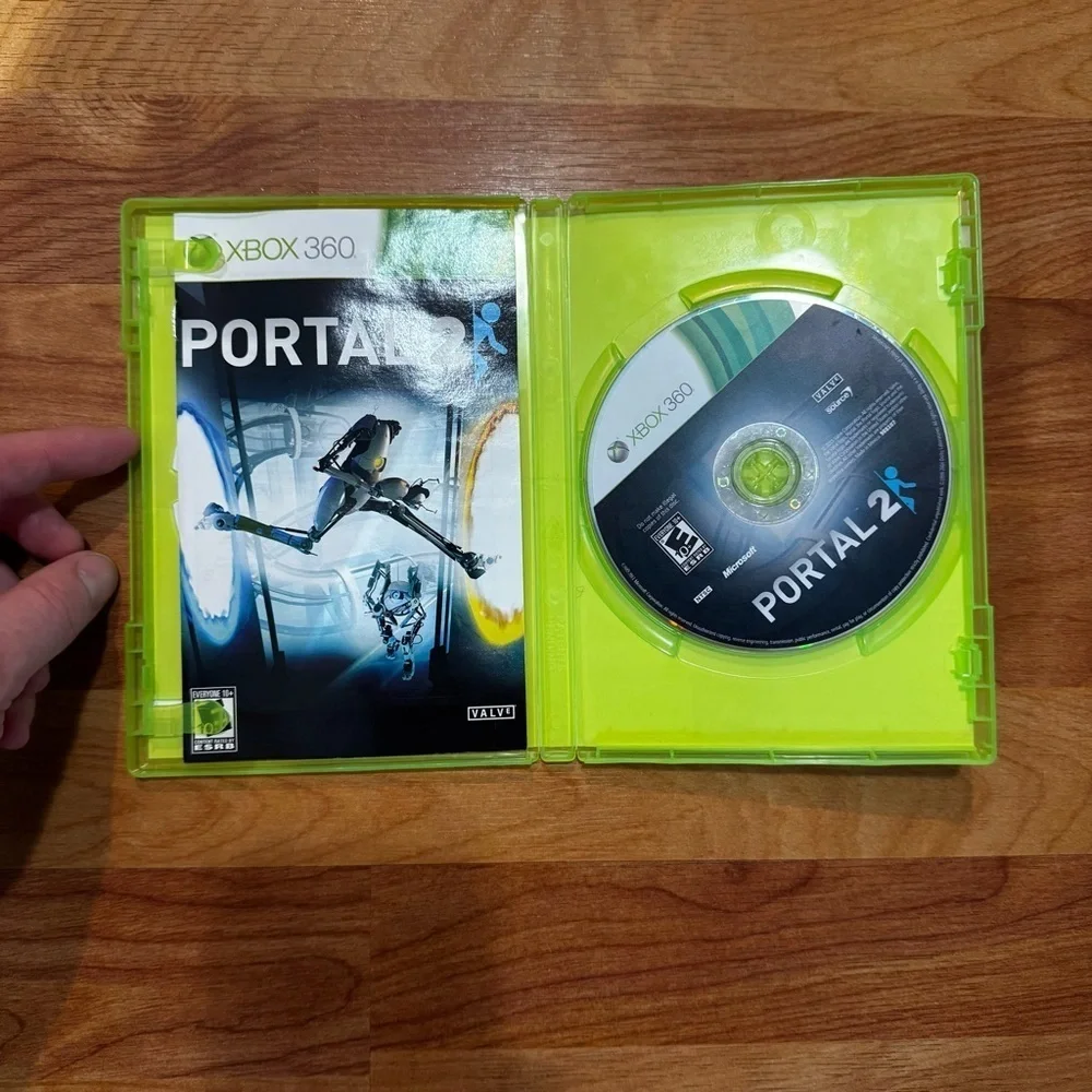 Portal 2 (Xbox 360) CIB COMPLETE & TESTED